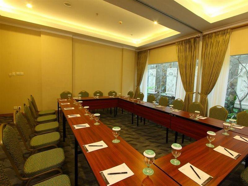 Aziza Syariah Hotel Solo By Horison Buitenkant foto