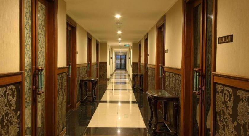 Aziza Syariah Hotel Solo By Horison Buitenkant foto